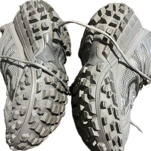 Grey balenciaga defender sneaker size 42( 9 us can fit a 10 pretty easily)